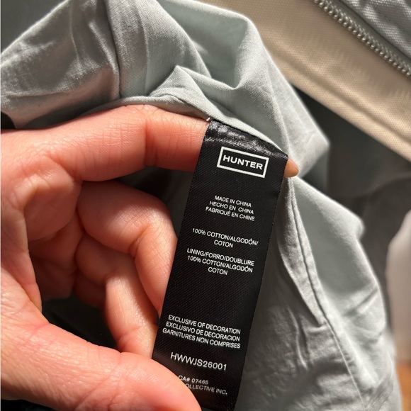 Hunter Light Gray  Raincoat with Cream Collar - Picture 8 of 8